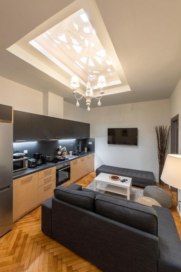 Modern 5bd In The Heart Of Athènes